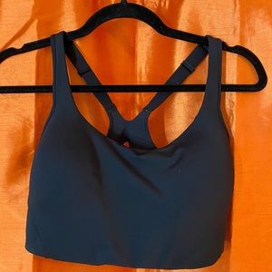 Black Lululemon sports bra